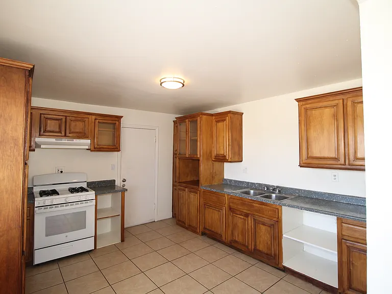 950 Purple Sage Ct — Photo 5