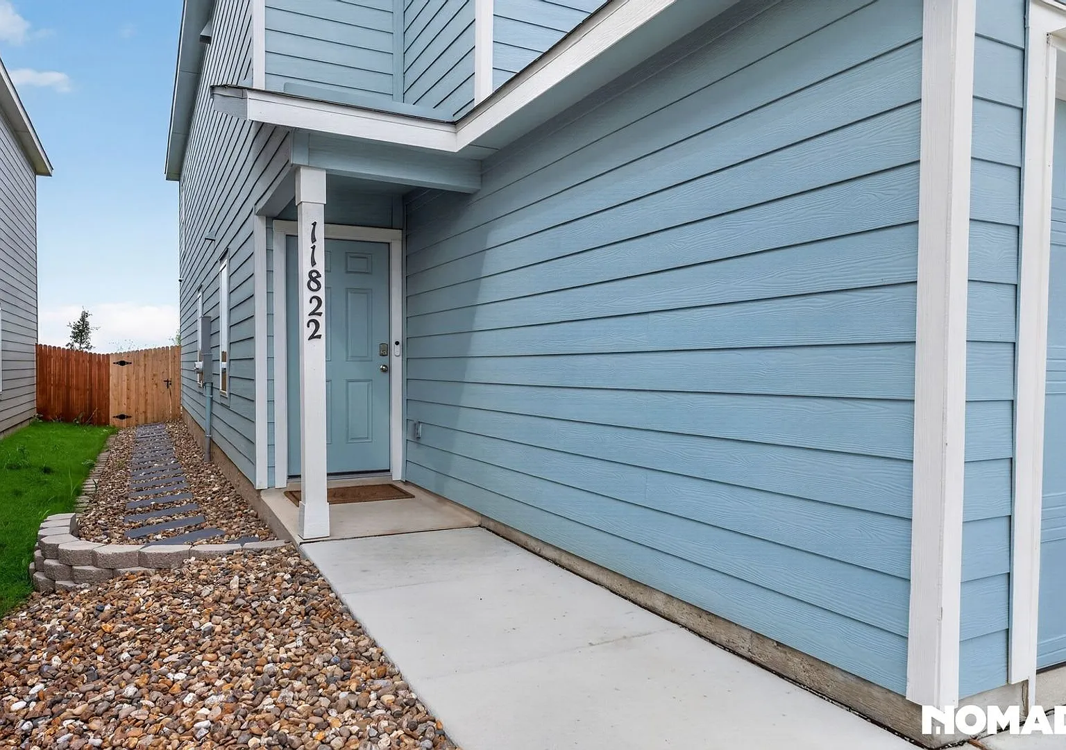 Charming 3BR House in Converse — Photo 2