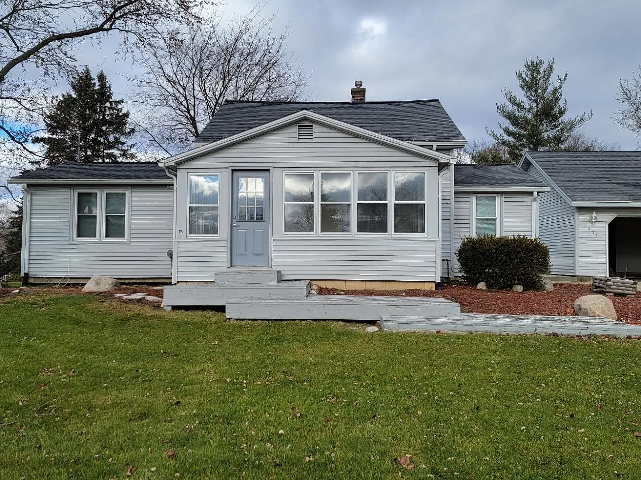 4 bed, 1616 sqft, $2,400 — Photo 1