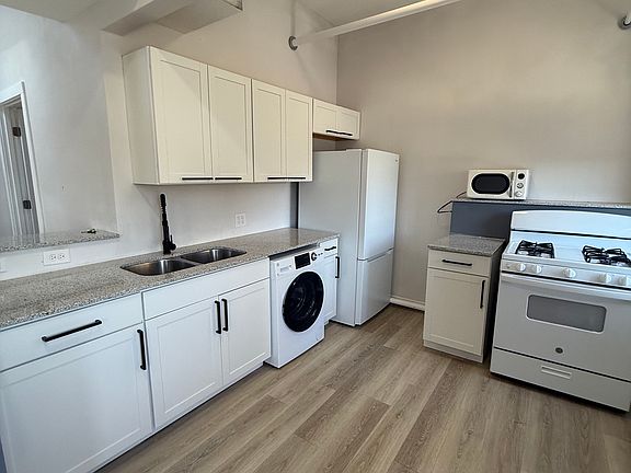 5th image of 112 E Salem Ave #2