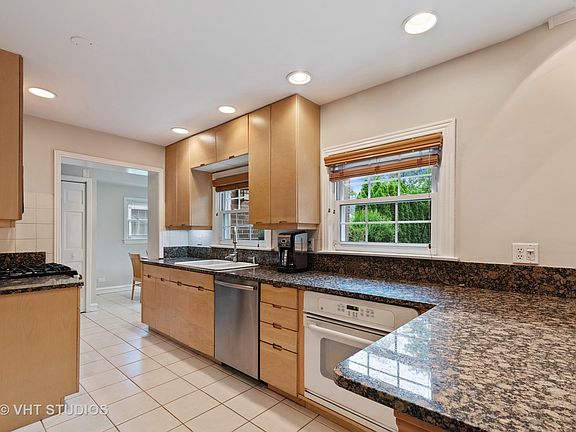 3rd image of 6514 N Kimball Ave