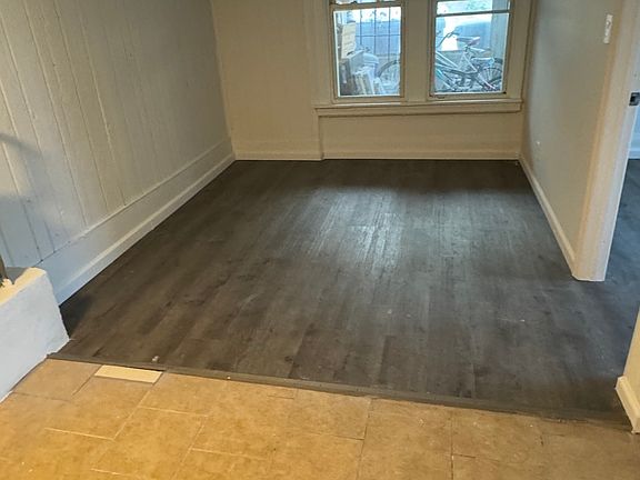 3rd image of 925 Burke Ave