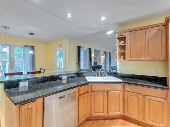 8 Adrian Ct, Palmyra, VA 22963