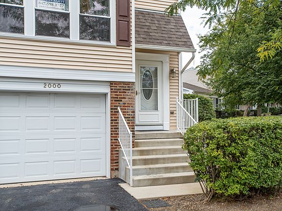 2nd image of 2000 Oxford Ct