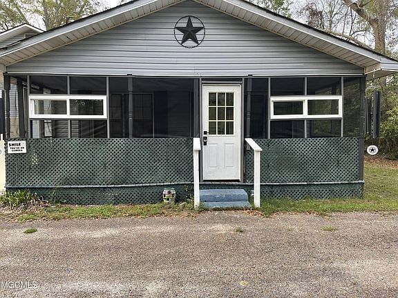 2nd image of 823 Guinn St
