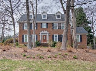 3305 Wynnewood Dr, Greensboro, NC 27408