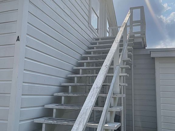 2nd image of 415 Ash St APT A