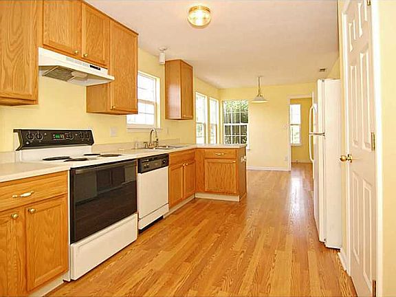 3rd image of 17027 Kirklin Dr