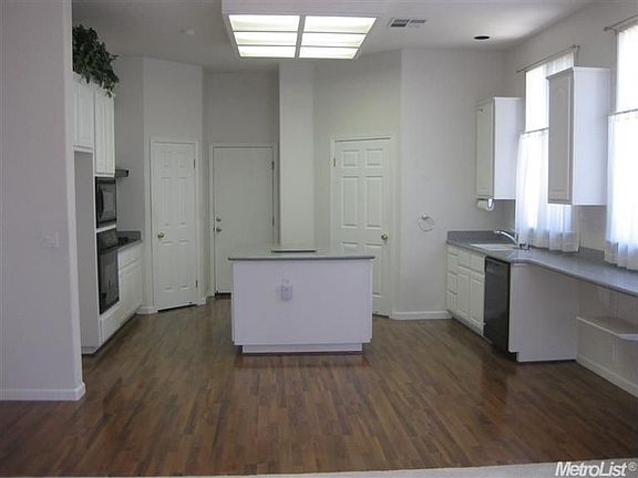 4th image of 3117 Aaron Dr