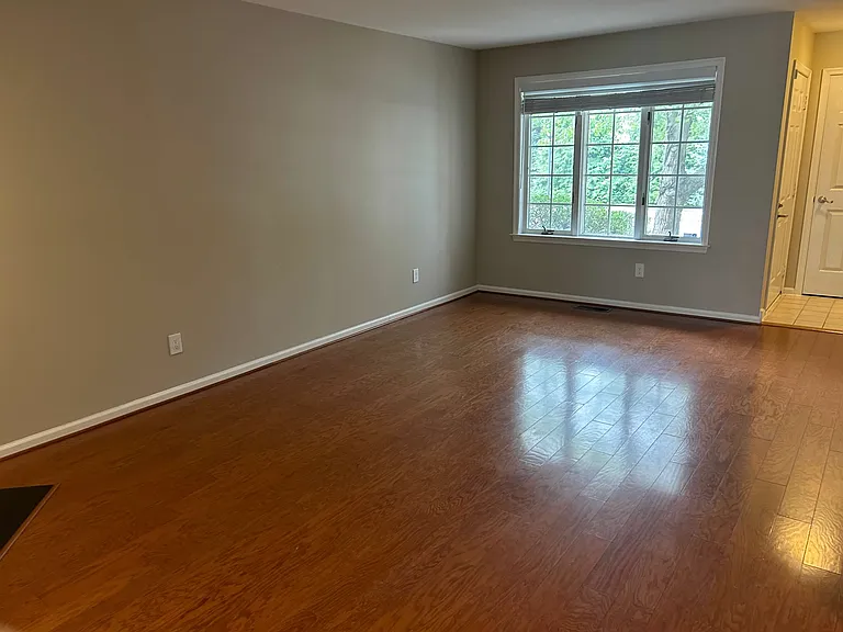 593 W Saxony Dr — Photo 6