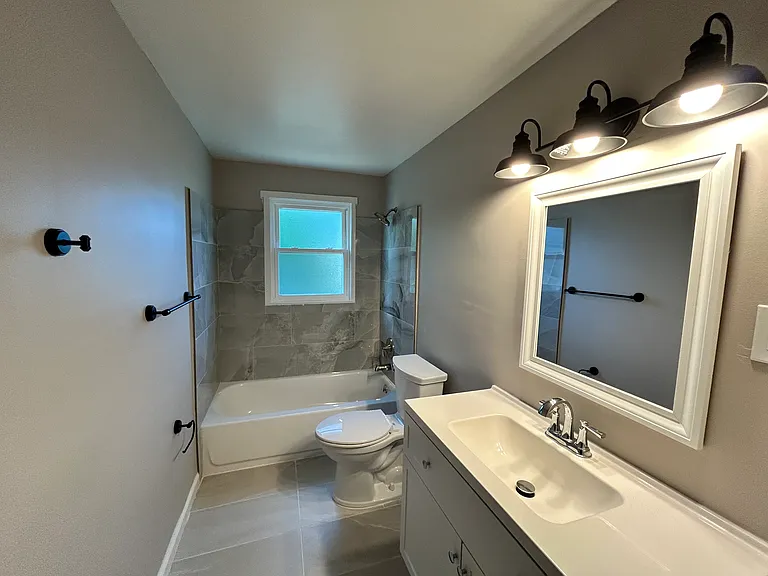 201-203 W Glendale St #203 — Photo 10