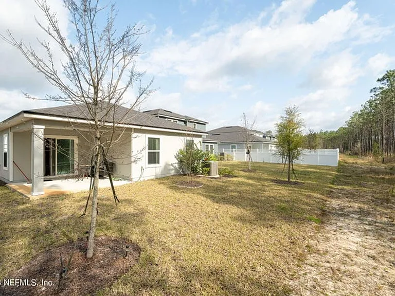 581 Meadow Ridge Dr — Photo 20
