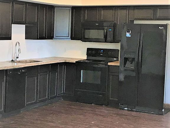 4th image of 112 College Ave #25