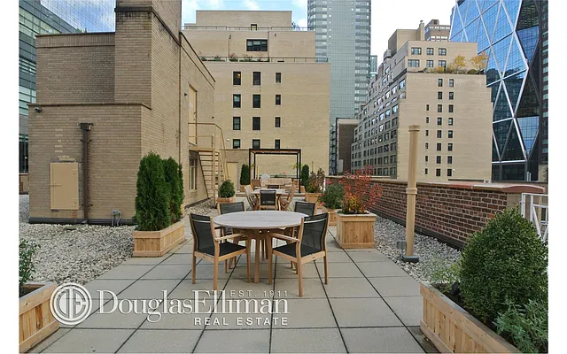 Sold by Douglas Elliman | media 25