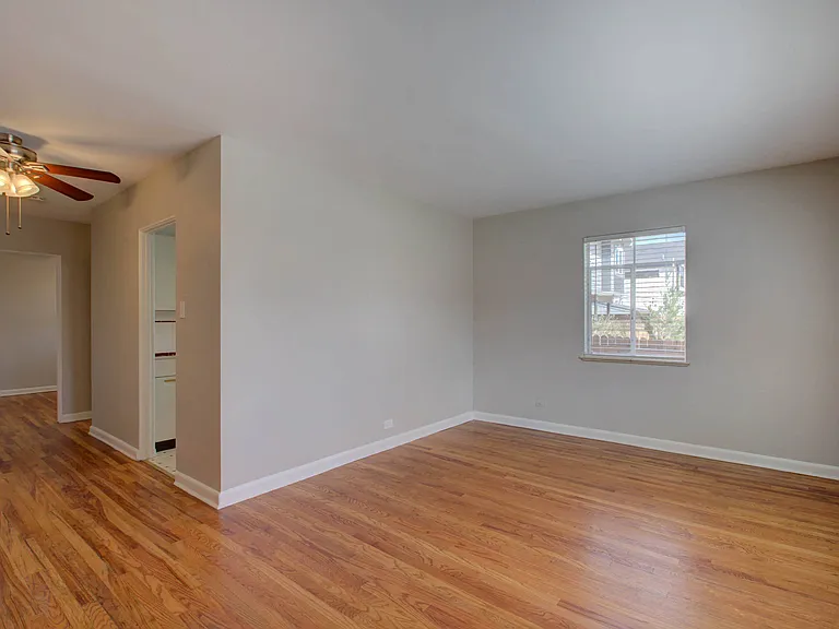 480 S Vine St — Photo 16