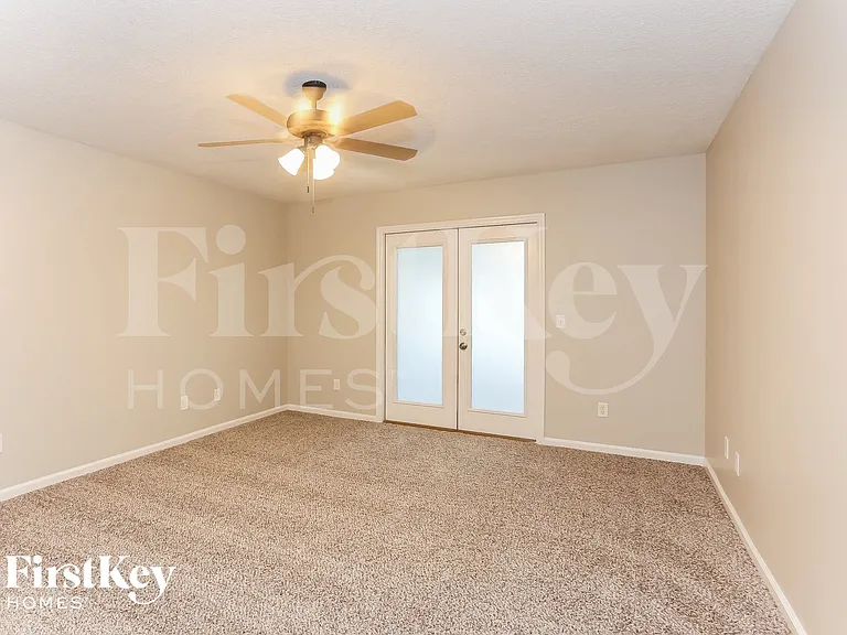 2444 Bentwater Dr W — Photo 10