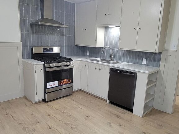 3rd image of 3306 S Jackson St