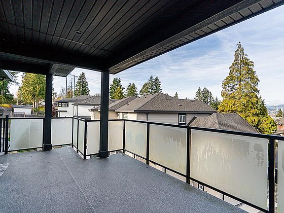 3rd image of 14271 Grosvenor Rd