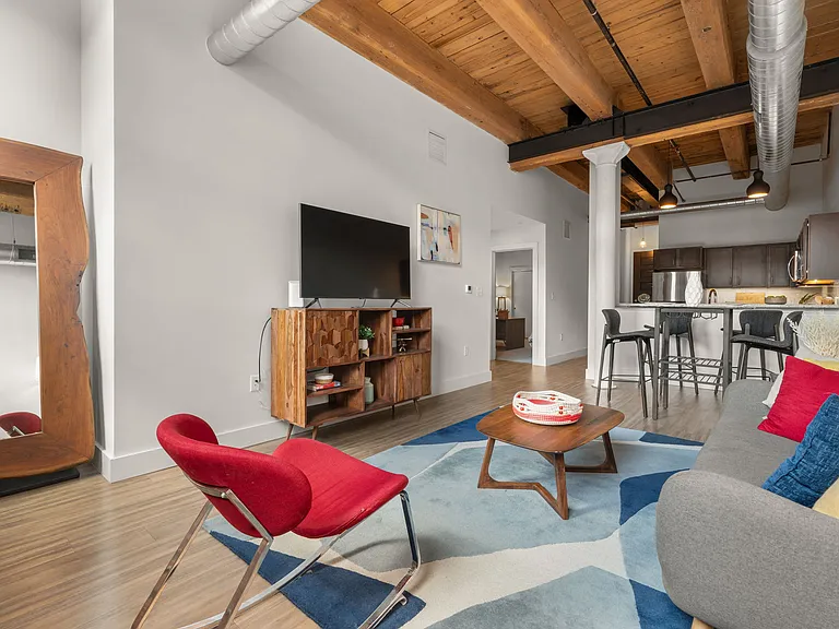 150 Oakland St — Photo 6