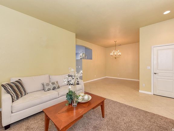 4th image of 9569 E Park Dr
