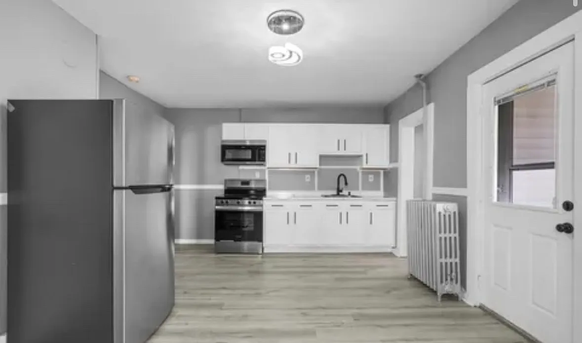 3 bed, 2788 sqft, $800 — Photo 1