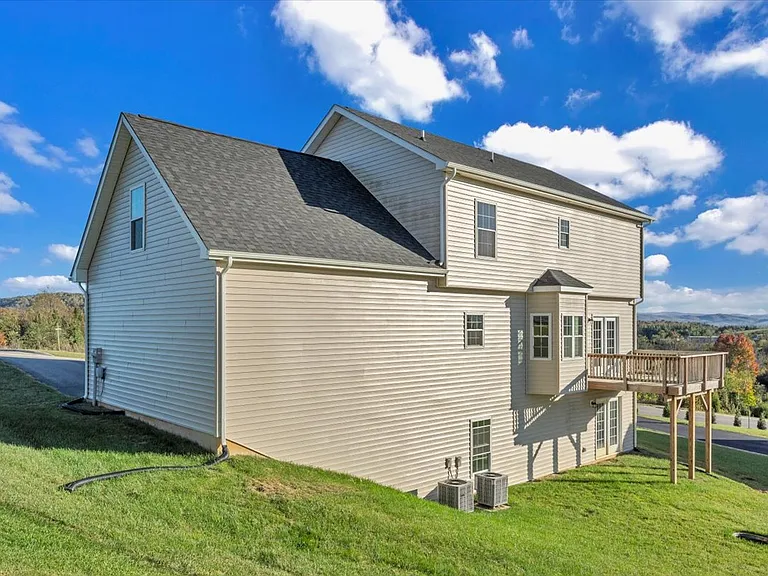 175 Bishops Gate Rd NW — Photo 24