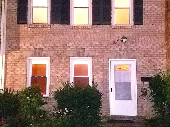 17 County Ct Unit 15-9, Gaithersburg, MD 20878