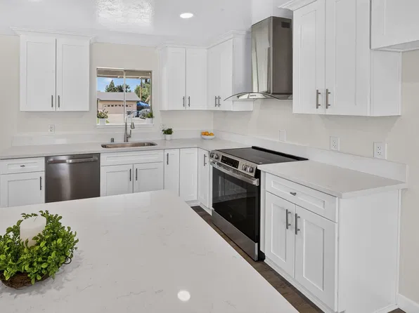 1196 Kimberly Dr, Yuba City, CA 95993