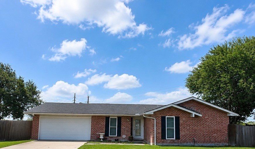 1st image of 1706 Dawn Breeze Dr