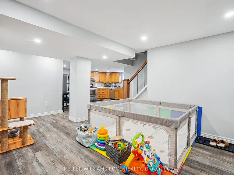 13 Beaucourt Pl #LOWER — Photo 4