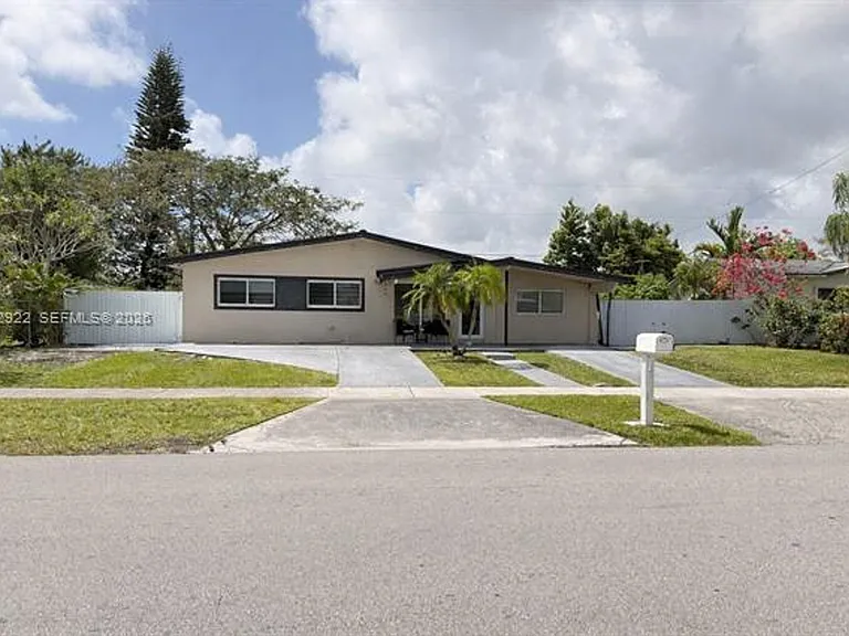 11950 SW 187th Ter #0 — Photo 12