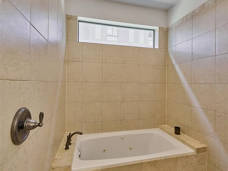 2422 Navigation Blvd #E — Photo 23