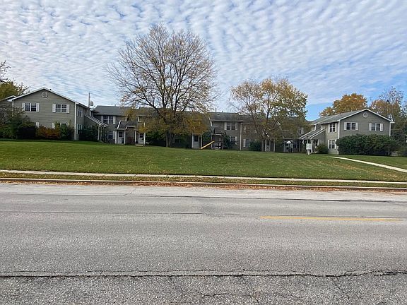 2nd image of 404 Bay Heights Dr