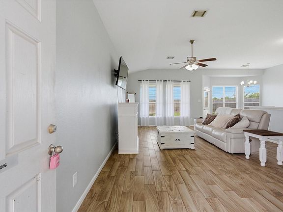 3rd image of 10707 Mocker Nut St