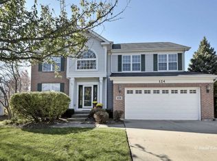 124 Carmella Dr, Crystal Lake, IL 60012