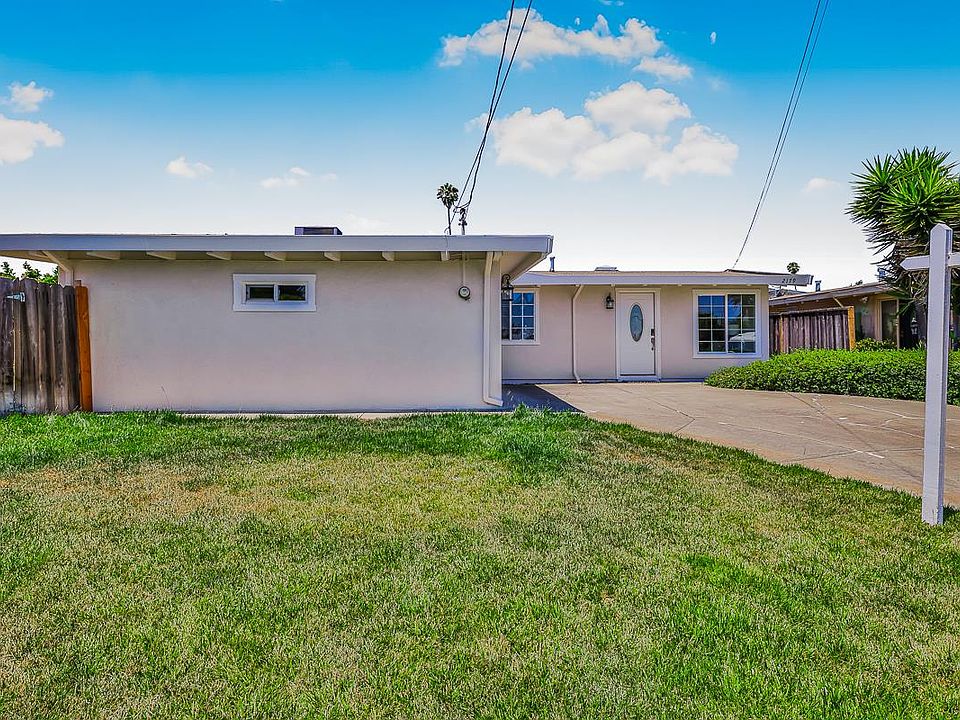 2nd image of 2179 Palm Pl