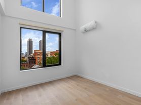 221 E 117th St