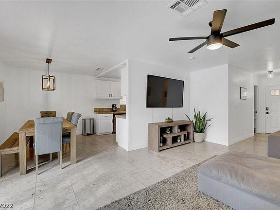 5th image of 3112 La Mesa Dr