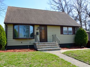 21-16 Arcadia Rd, Fair Lawn, NJ 07410