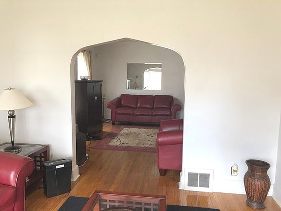 5th image of 130 S 12th Ave