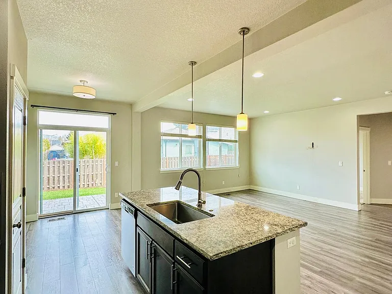 1328 SE 72nd Ave — Photo 9
