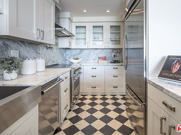 5th image of 2220 Avenue Of The Stars Unit 1701