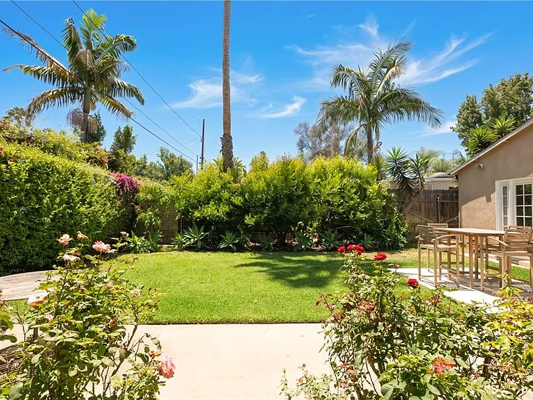 4722 Ventura Canyon Ave — Photo 39