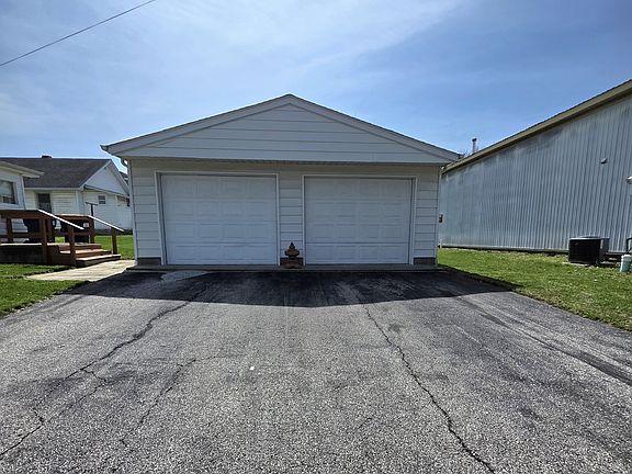3rd image of 318 N College Ave