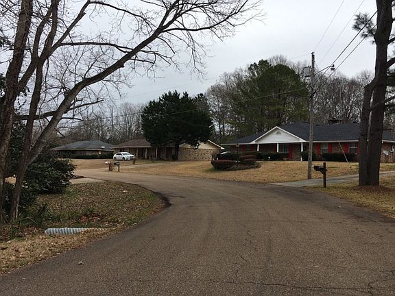 5th image of 5030 Rollingwood Estates Dr