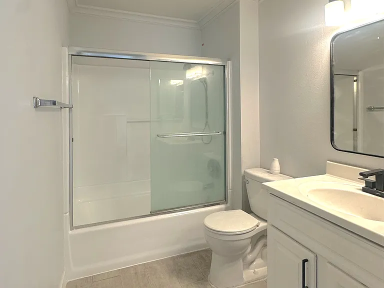 21828 Belshire Ave #15 — Photo 9