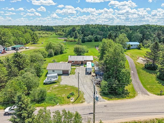 3rd image of 747 Derland Rd