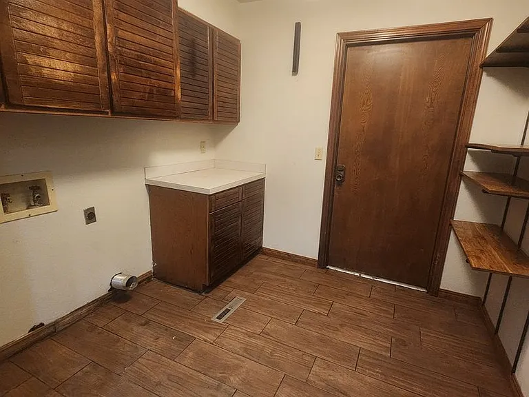1811 Brookside Dr — Photo 18