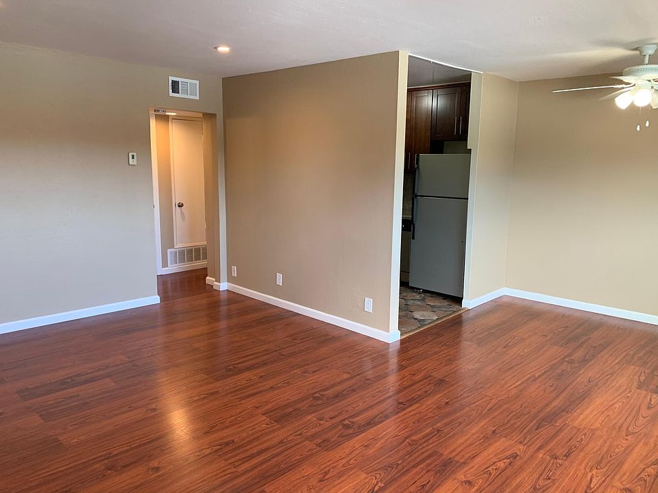 1st image of 1114 Village Dr APT 11