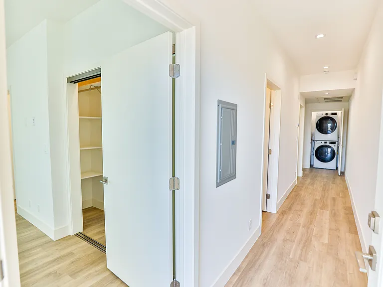 5536 Lexington Ave — Photo 11